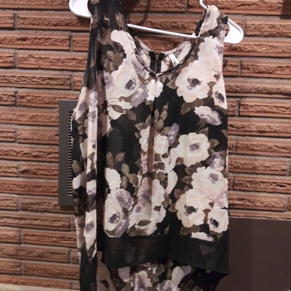 Sheer floral hi/low tank